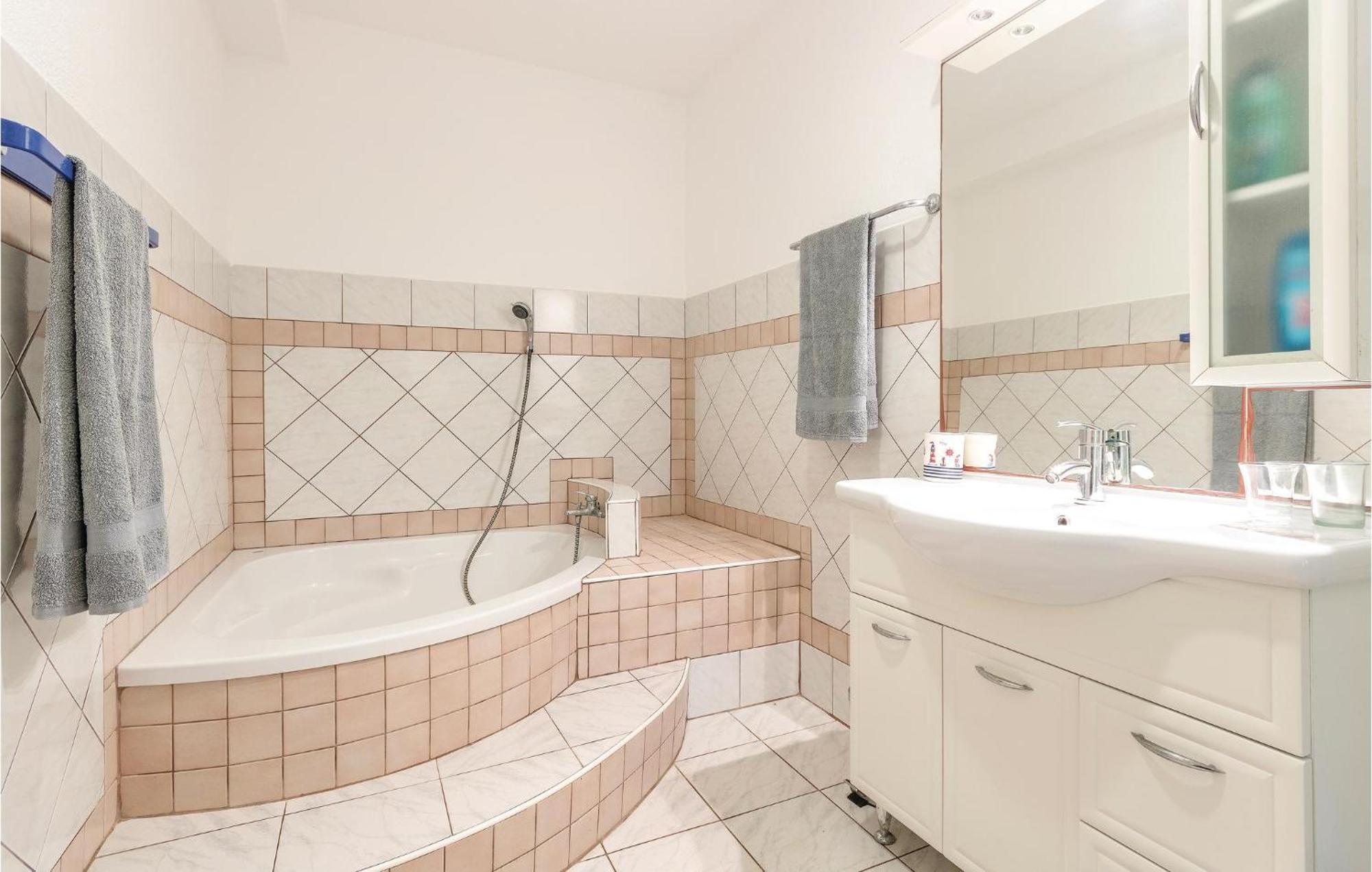 4 Bedroom Beautiful Apartment In Štinjan المظهر الخارجي الصورة